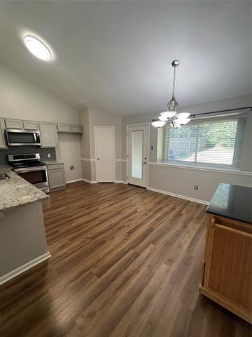 Foto del edificio - 1001 Stableway Ln