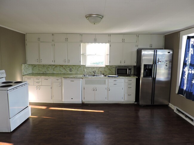 Building Photo - 10773 N 450 E