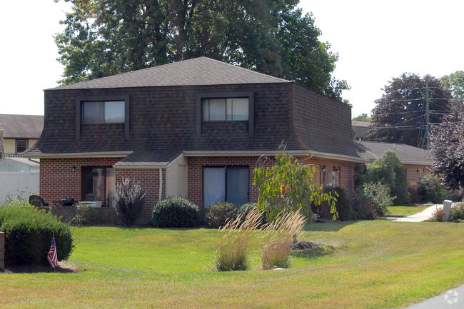 Building Photo - Willow Ridge Apartments