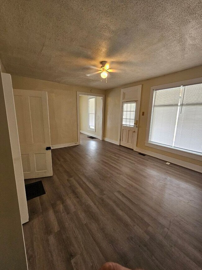 Foto del edificio - 204/206/208 N Fort Wayne St