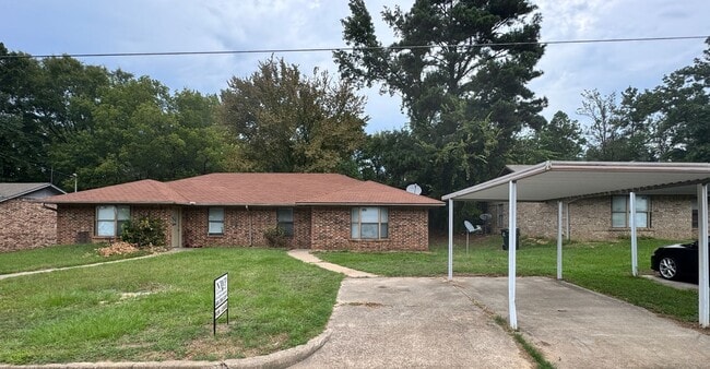 Building Photo - 10768 Kiamichi Dr