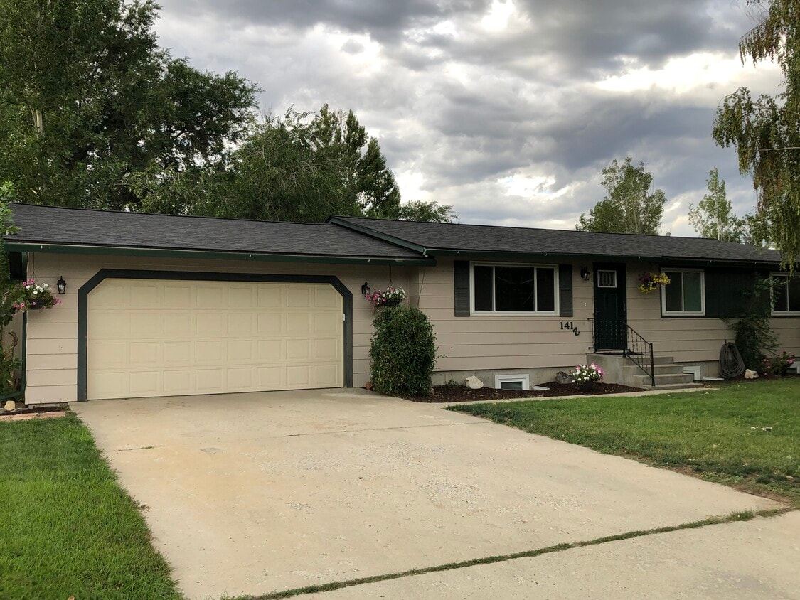 Primary Photo - 1412 Bighorn Rd
