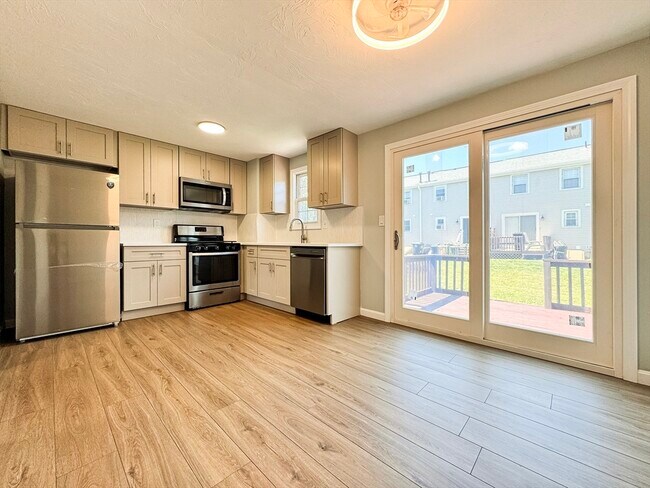 Foto del edificio - 9 Lydon Ln