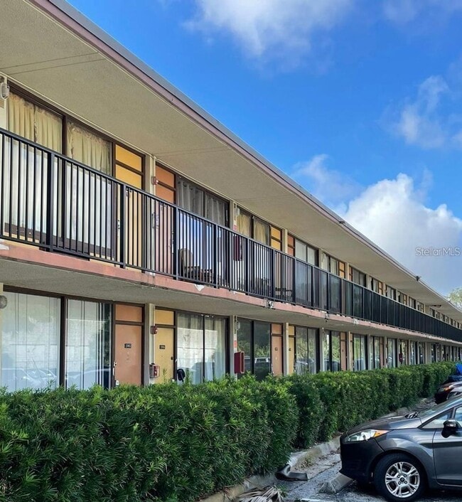 Building Photo - 7900 S Orange Blossom Trl
