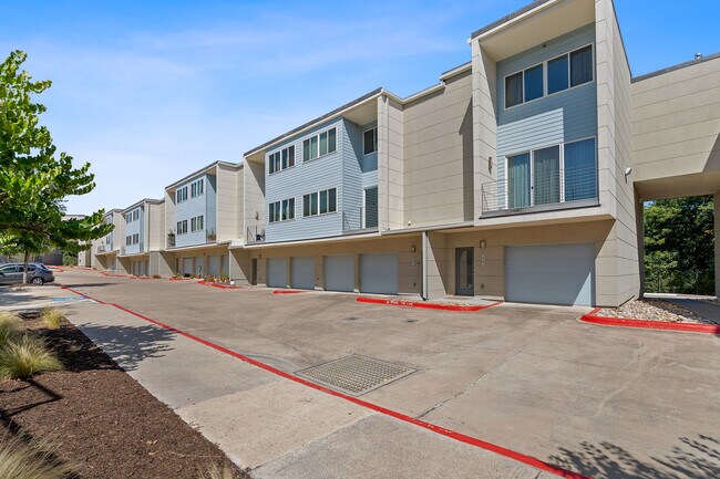 Foto del edificio - 604 N Bluff Dr