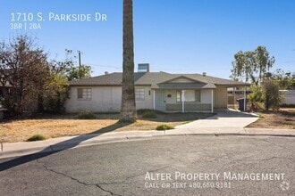 Building Photo - 1710 S Parkside Dr