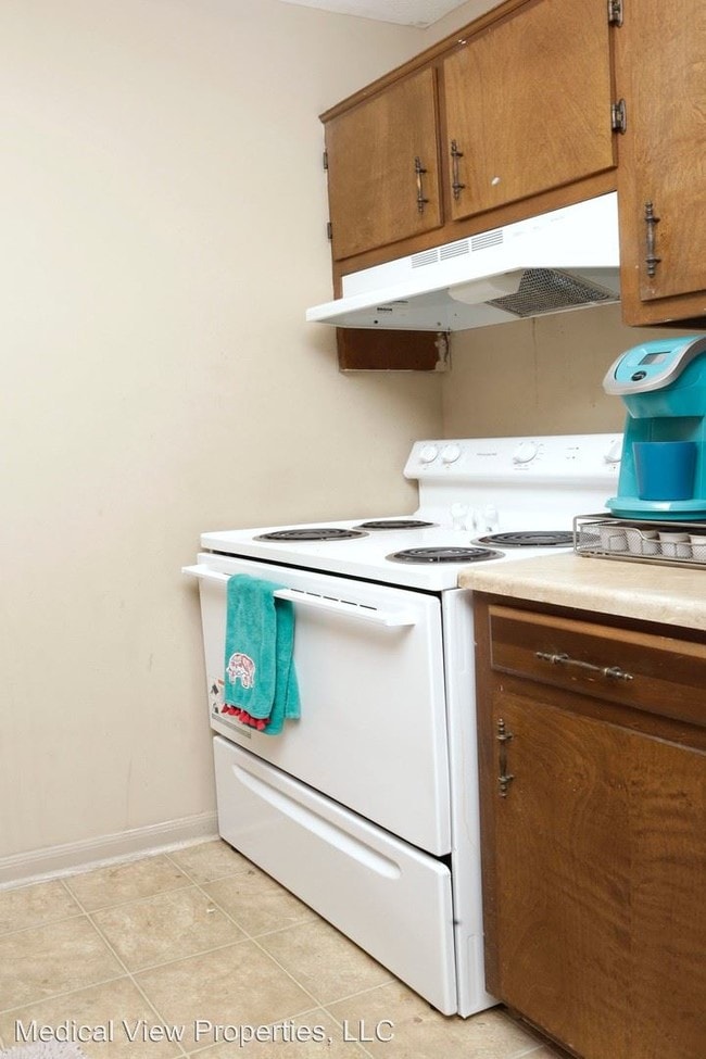 Building Photo - 3 br, 1.5 bath Apartment - 140 Gazette Avenue