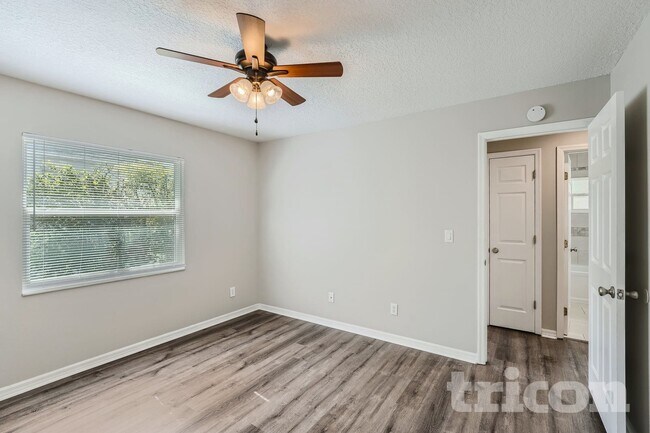 Foto del edificio - 2705 Knollwood Trail