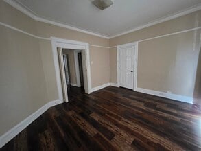 Building Photo - 17 Orient Ave