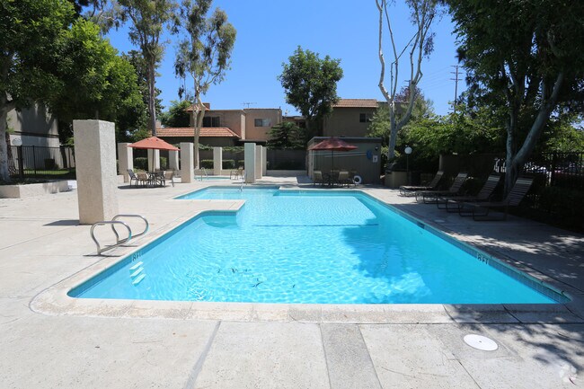Pinetree Park Apartments Tustin Ca Apartments Com