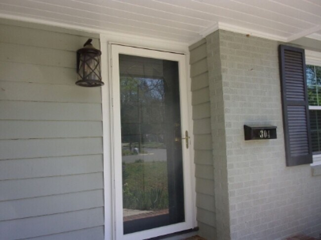Foto del edificio - Charming 2 Bedroom 1 Bath Home in the Highly Desirable College Avenue Neighborhood