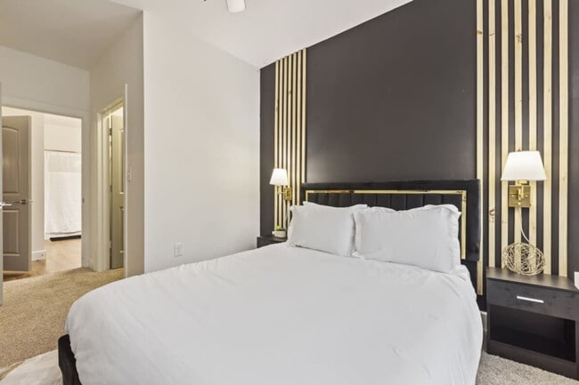 Foto del edificio - 5725 Town and Country Blvd