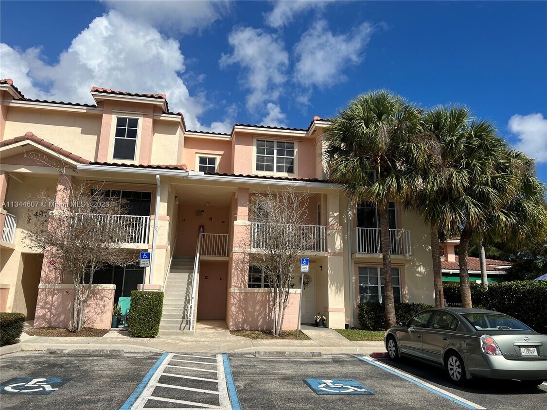 Foto principal - 4812 Central Blvd
