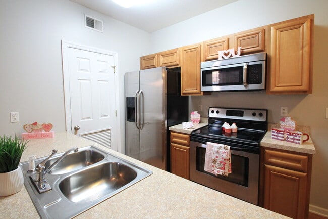 Kitchen - Apartments at The Schoolhouse