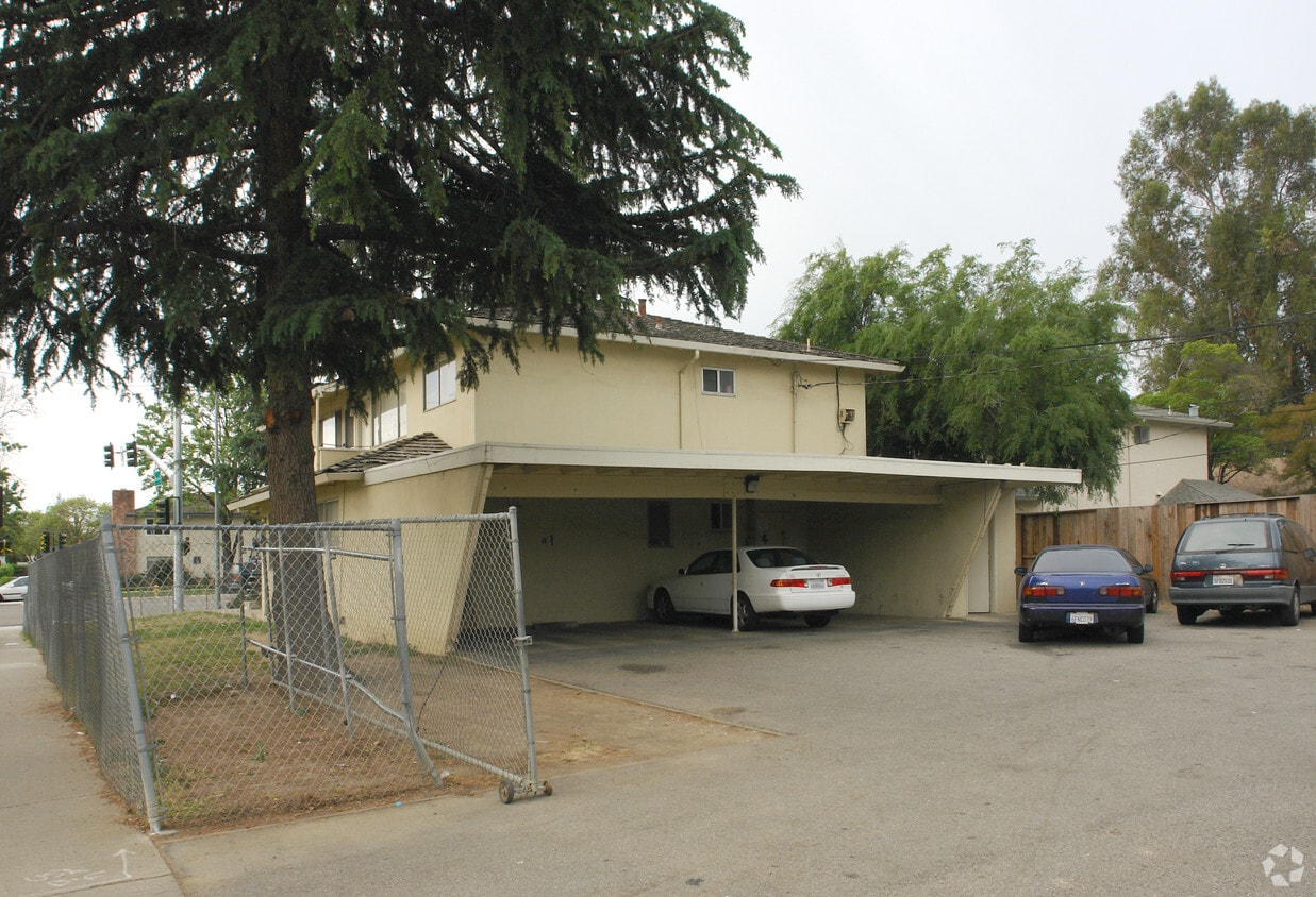 Foto del edificio - 1077 West Hamilton Avenue