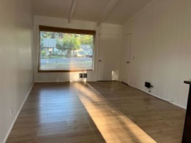 Foto del edificio - Remolded Rambler 3BR, 1BA,Big shop, fenced...