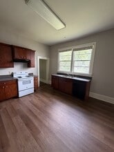 Building Photo - 1706 S Lee St