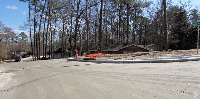  - 3300-3344 Briarcliff Rd