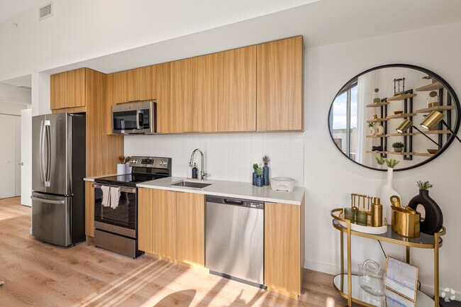 2BR, 2BA - 922SF - Kitchen - Lumaire West Palm Beach