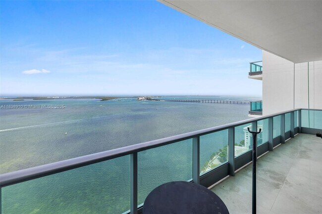 Foto del edificio - 1331 Brickell Bay Dr