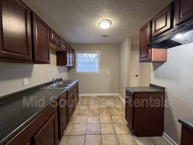 Building Photo - 2178 Pamela Dr