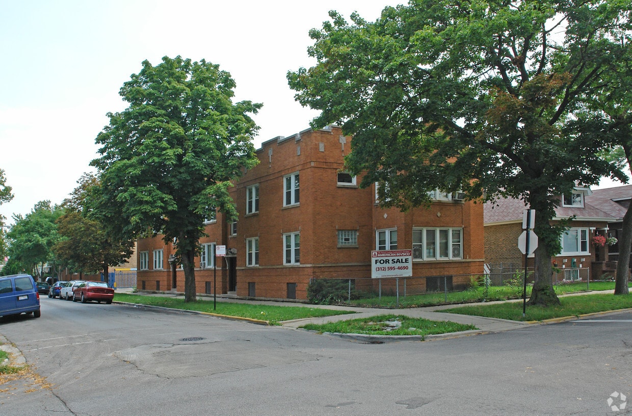 Foto principal - 4849-4853 W Belden St