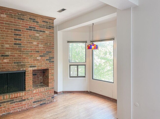 Foto del edificio - 875 W Lill Ave
