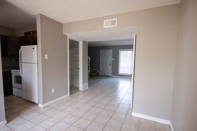 Foto del edificio - 3380 Spottswood Ave