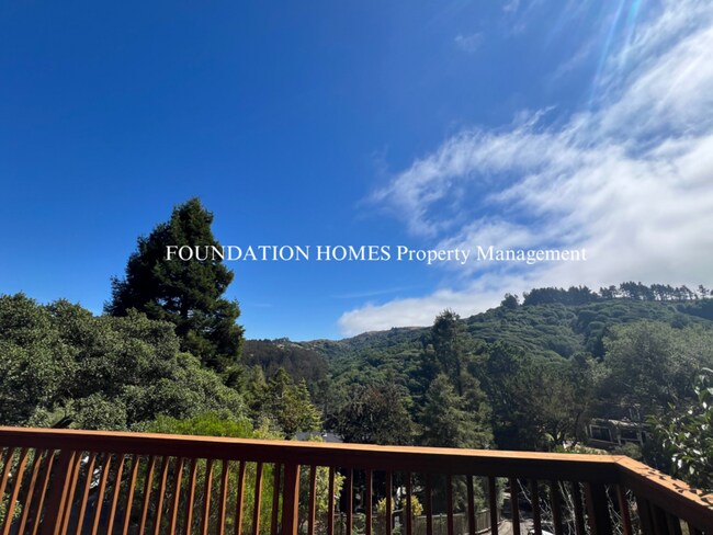 Building Photo - 360 Carrera Dr