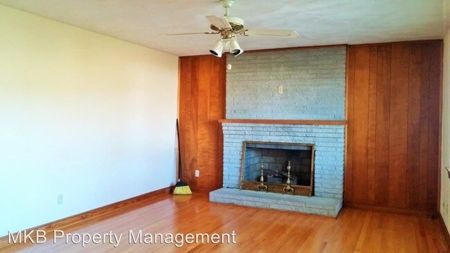 Building Photo - 3713 Azalea Rd