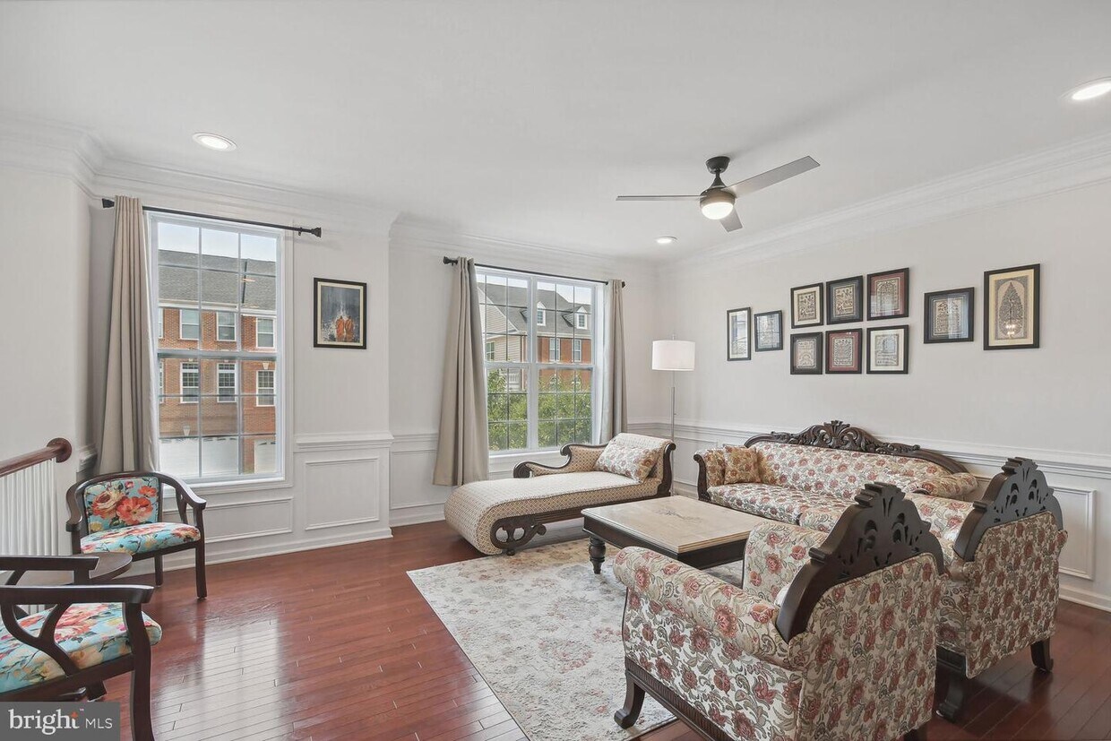 43250 Mitcham Square, Ashburn, VA 20148