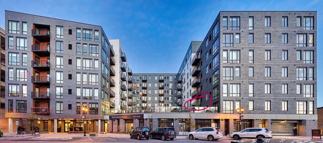 Building Photo - 183 N Addison Ave