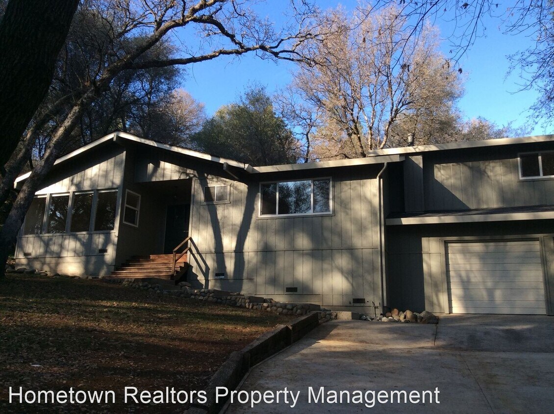 Primary Photo - 3 br, 2.5 bath House - 750 Lester Lane