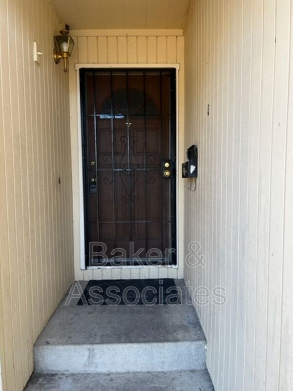 Foto del edificio - 400 Korbel Pl