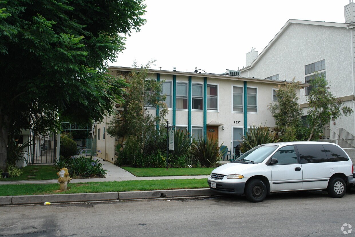 Primary Photo - 4337 Mammoth Ave