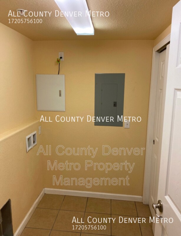 Building Photo - 5024 Everett St