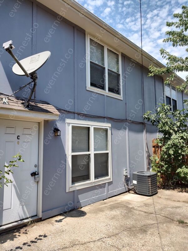 11103 NW Player Dr Unit C, Parkville, MO 64152 Condo for Rent in