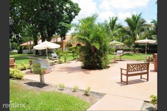 Foto del edificio - 2 br, 2 bath  - 6750 NW 186th St