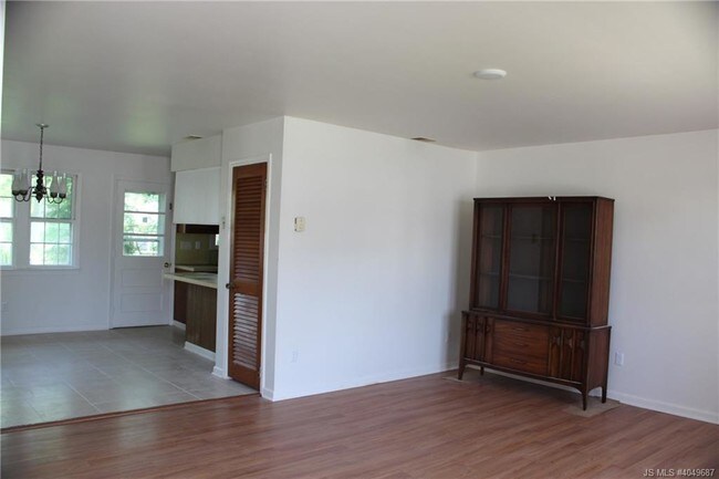 Building Photo - 438 E Lakewood Ave
