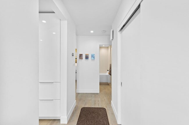 Building Photo - Stylish Condo in Desirable Alta Heights Neighborhood