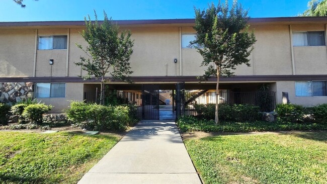 Building Photo - 4613 Canoga St
