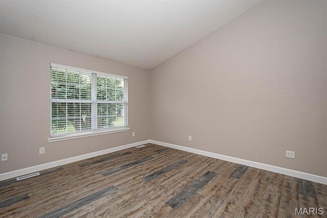 Foto del edificio - 1031 Thames Dr