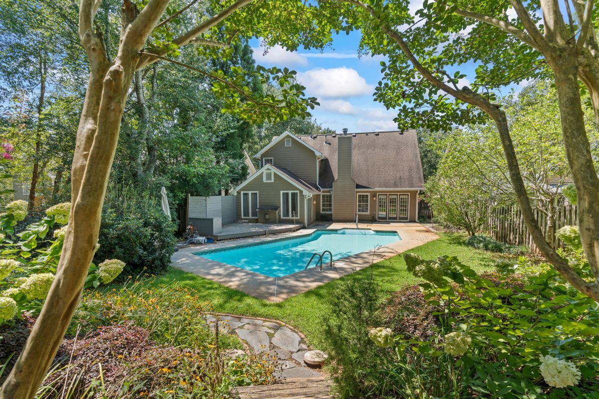 Foto del edificio - 1249 McLendon Dr