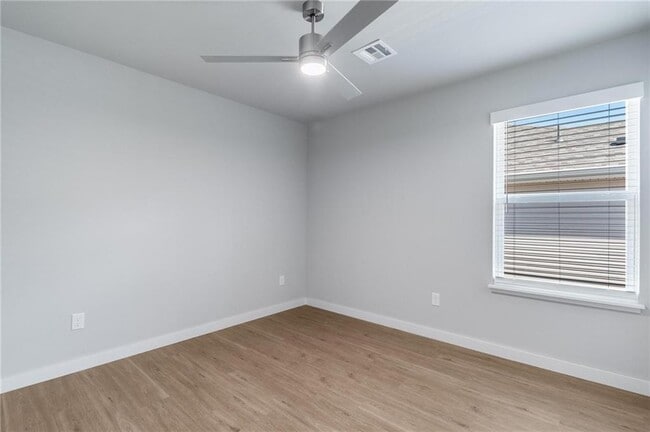 Foto del edificio - 6302 NW Kathleen St