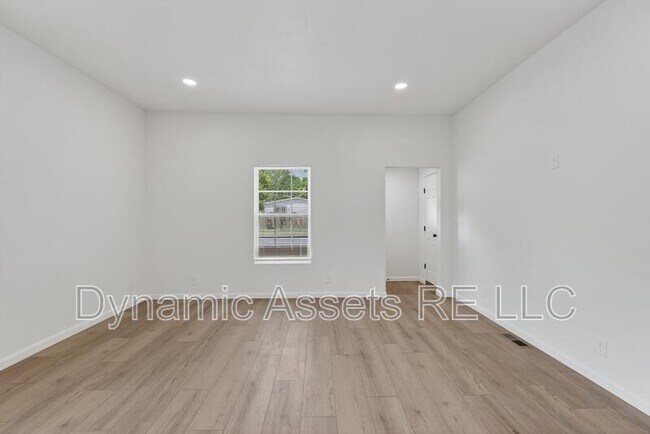 Foto del edificio - 542 E 23rd St