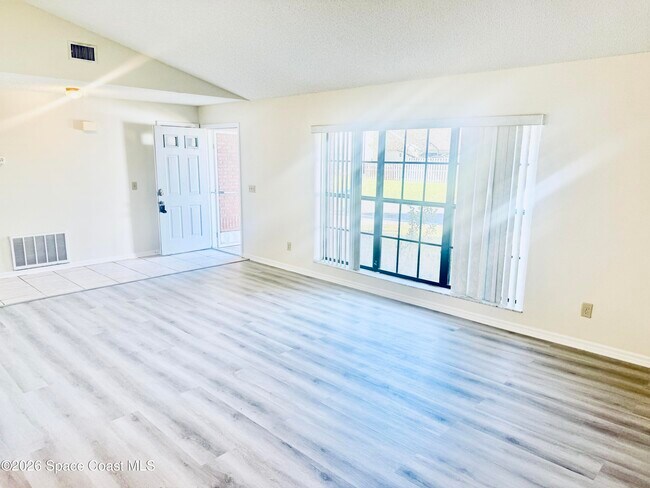 Foto del edificio - 4795 Riverside Rd