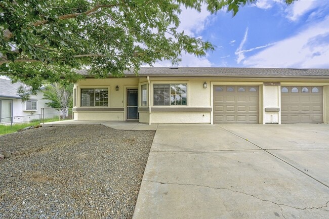 Building Photo - 4150 N Viewpoint Dr