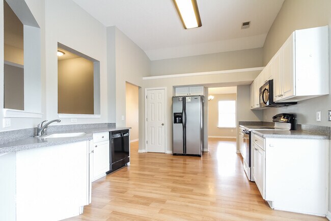Foto del edificio - 102 Revis Creek Ct