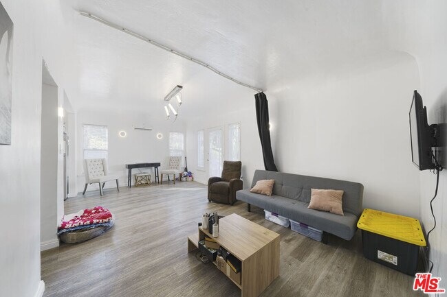 Foto del edificio - 422 N Reno St