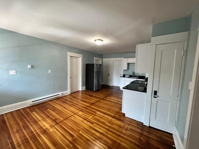 Foto del edificio - 988 Chicopee St